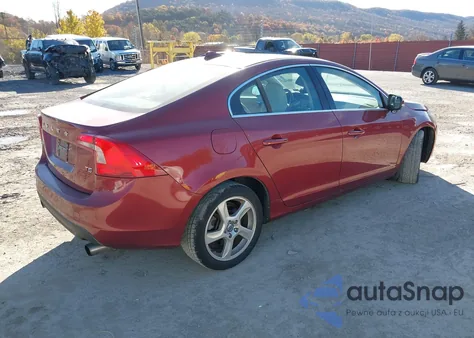 2012 Volvo S60 T5 z USA, uszkodzony, nr VIN YV1622FS0C2115225